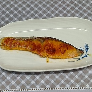 鮭のにんにく醤油麹焼き